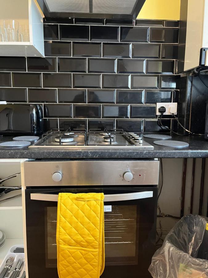2 Bedroom Apartment, 5 Minutes From City Centre 뉴캐슬어폰타인 외부 사진