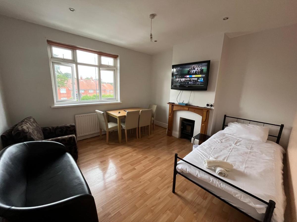 2 Bedroom Apartment, 5 Minutes From City Centre 뉴캐슬어폰타인 외부 사진